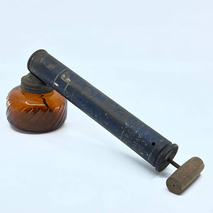 Pump Action Bug Sprayer With Amber Glass Canister Chapin TC7