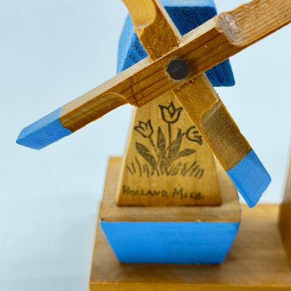 Vintage Holland Michigan Souvenir Windmill TE7