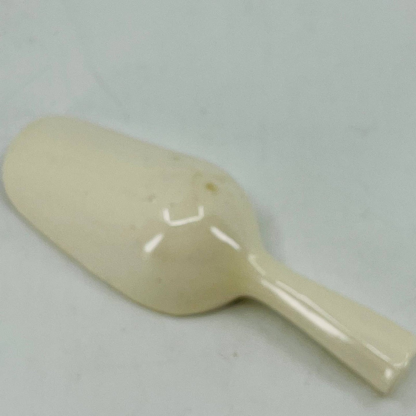 Vintage Miniature Ceramic Grain Scoop 3 1/2” SB1