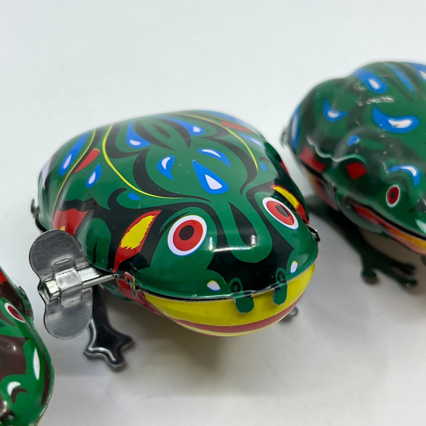 Vintage Tin Litho Hopping Jumping Frog Wind Up Toy Lot of 3 MS 002 M-01 SE3