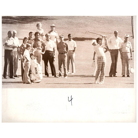 1975 Original Press Photo Golf Gene "The Machine" Littler Approach Shot 8x10" AD2