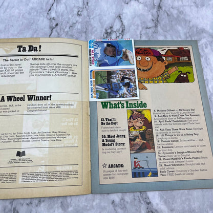 1982 DYNAMITE Magazine #94 Melissa Gilbert w/Baseball Cards TJ4