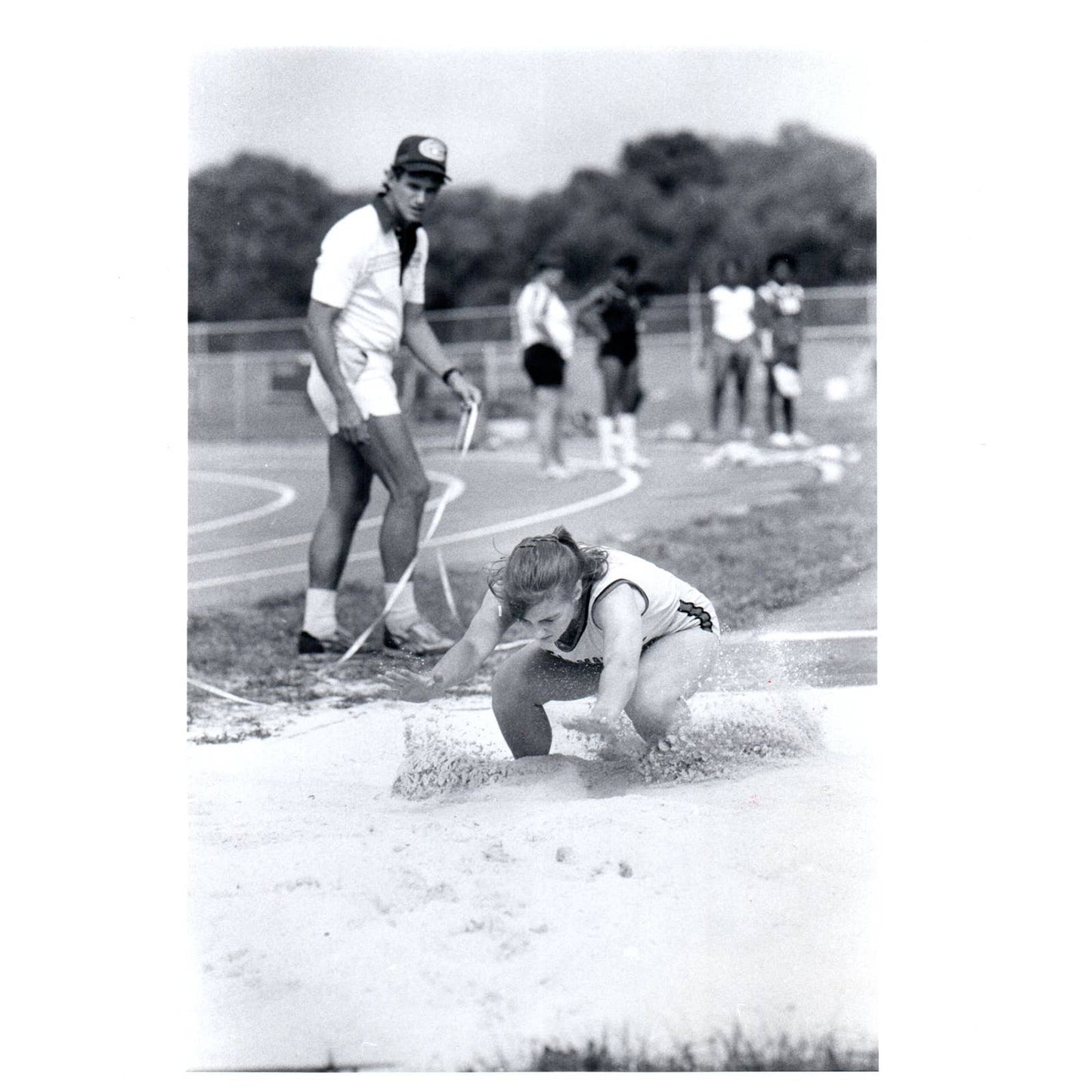 1983 Original Press Photo Track Long Jump B.J. McCauley Clearwater 8x10" AD2