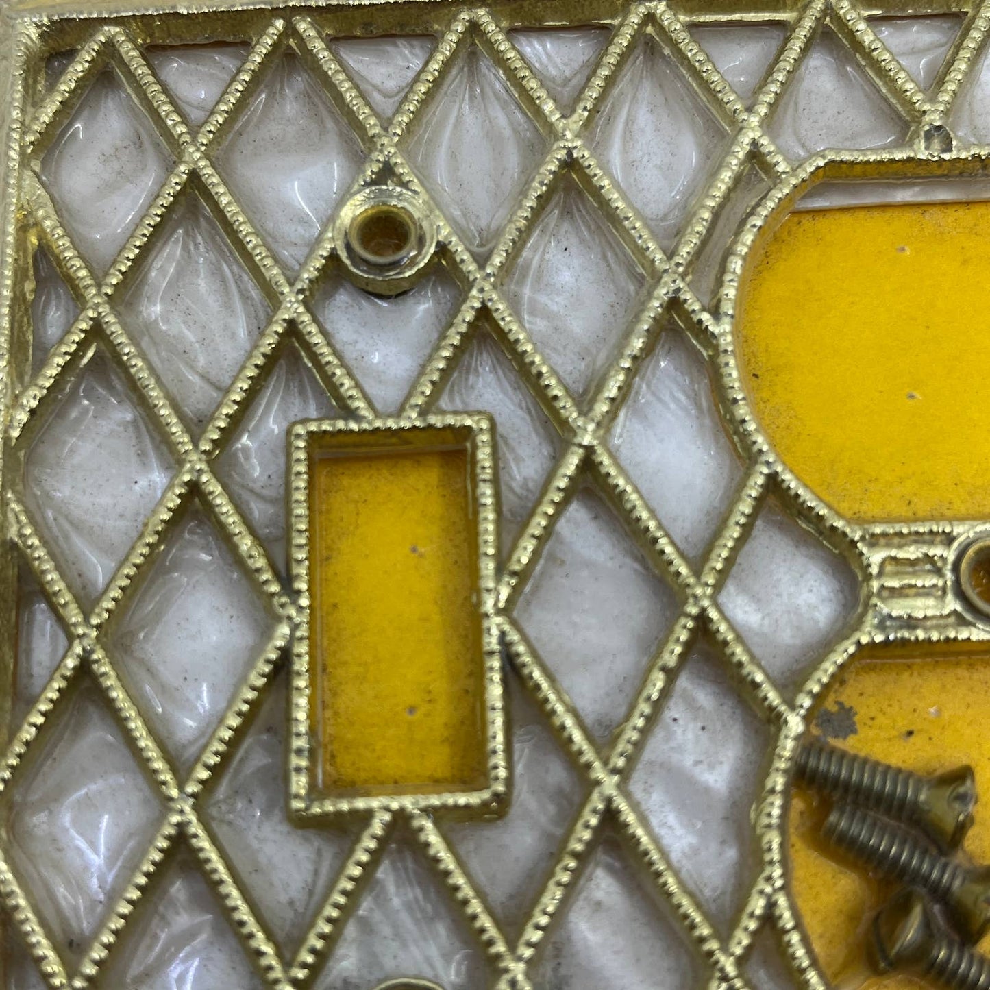 Deco Room Brass & White Pearl Lattice Light Switch Outlet Plate Cover SEALED TH6