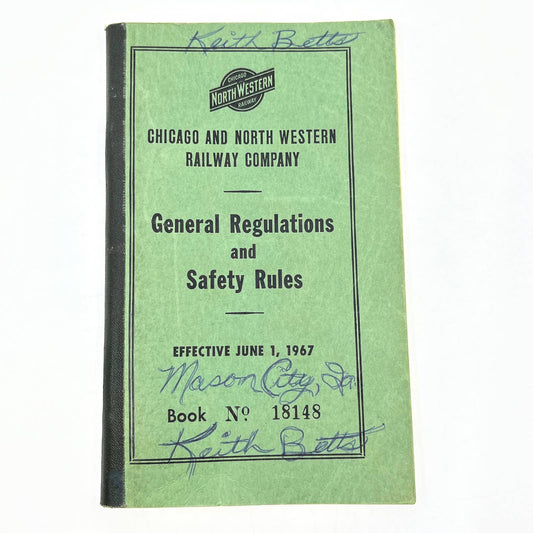 1967 Chicago Northwestern Railway General Regulations & Safety Rules Booklet TG2