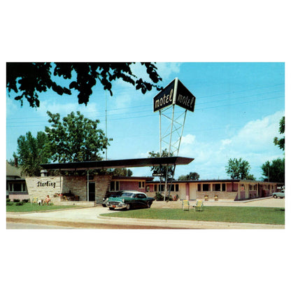Vintage Postcard - Sterling Motel of Winona Minnesota Erv & Naomi Helland AD9