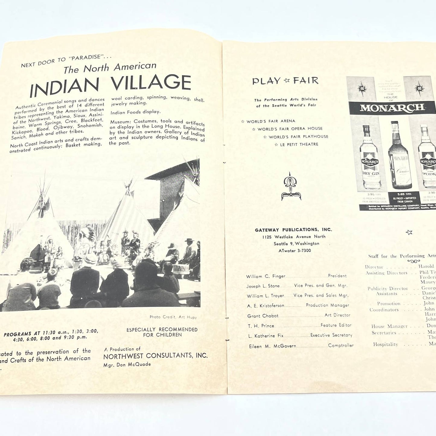 1962 Seattle World's Fair La Petit Theatre Program Les Poupées de Paris AB7