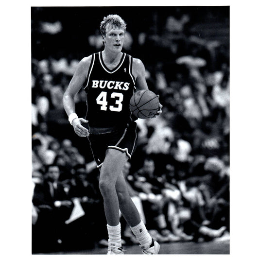 1989 Press Photo Basketball NBA Milwaukee Bucks Jack Sikma 8x10" AD3