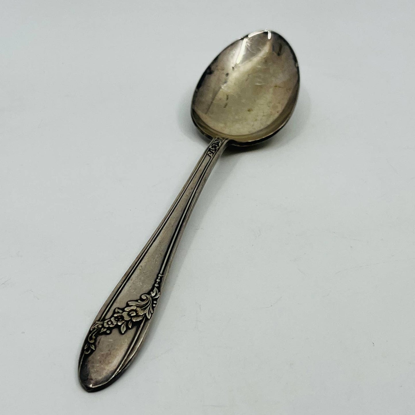 Silver Plated Serving Spoon 8” Queen Bess II Tudor Silverplate Oneida 1946 SB7-4