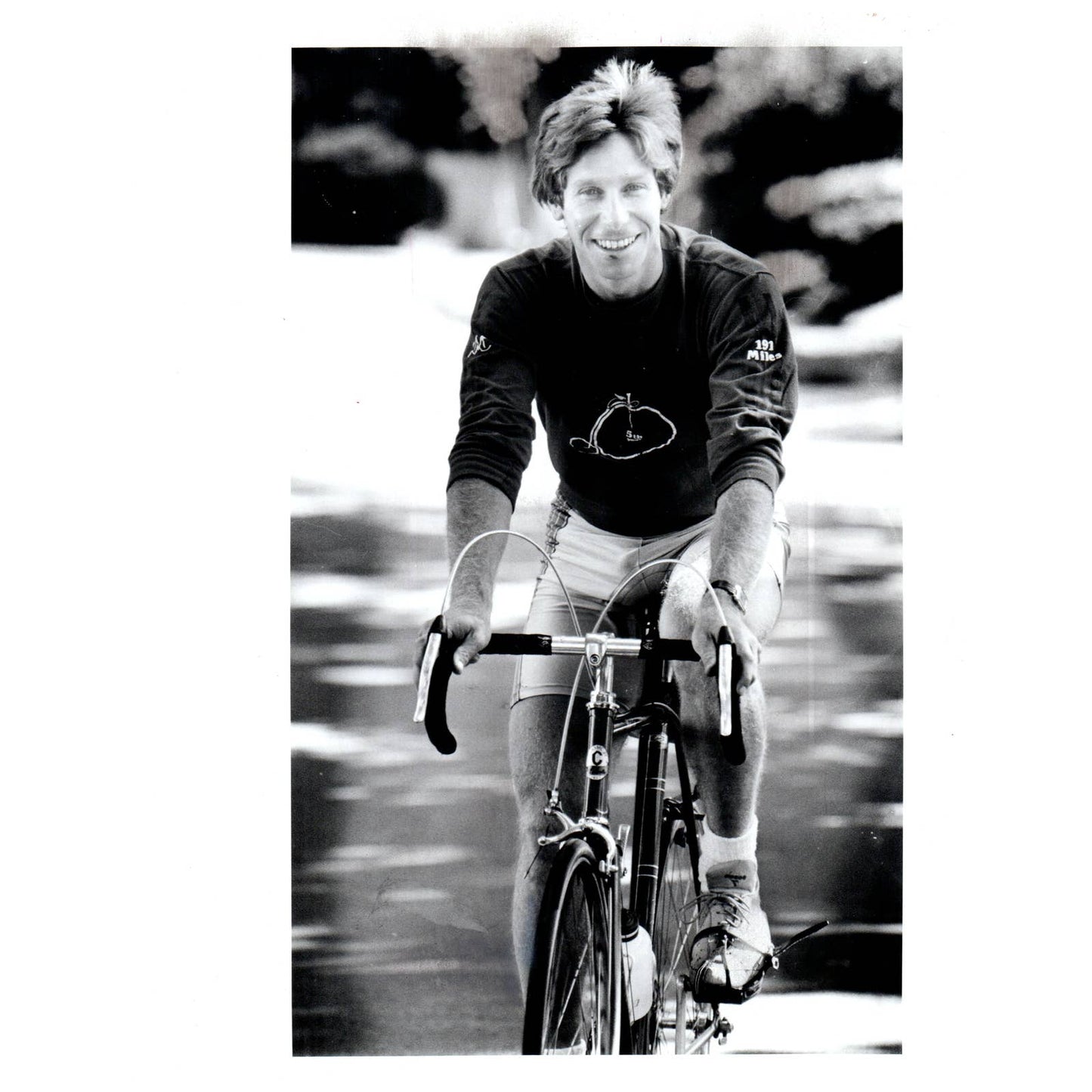 1980s Press Photo Cycling Man Riding Bike Boston Herald Nancy Lane 8x10" AD3