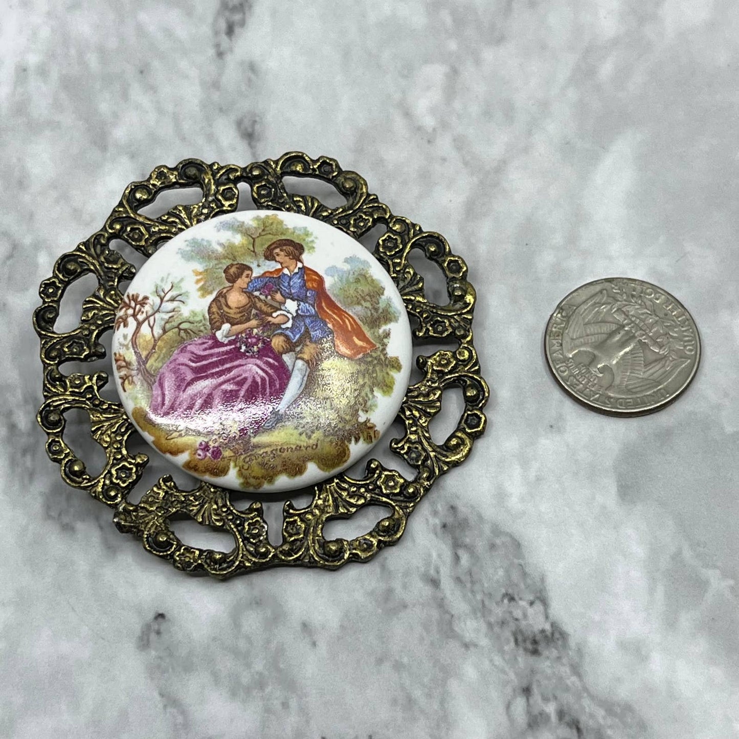 Vintage Fragonard Courting Couple Filigree Frame Cameo Medallion 2.5” SF1-3