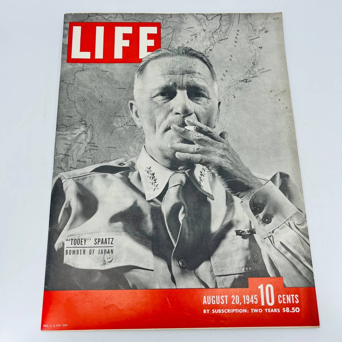 VINTAGE LIFE MAGAZINE AUGUST 20, 1945 GENERAL SPAATZ BOMBER OF JAPAN NICE