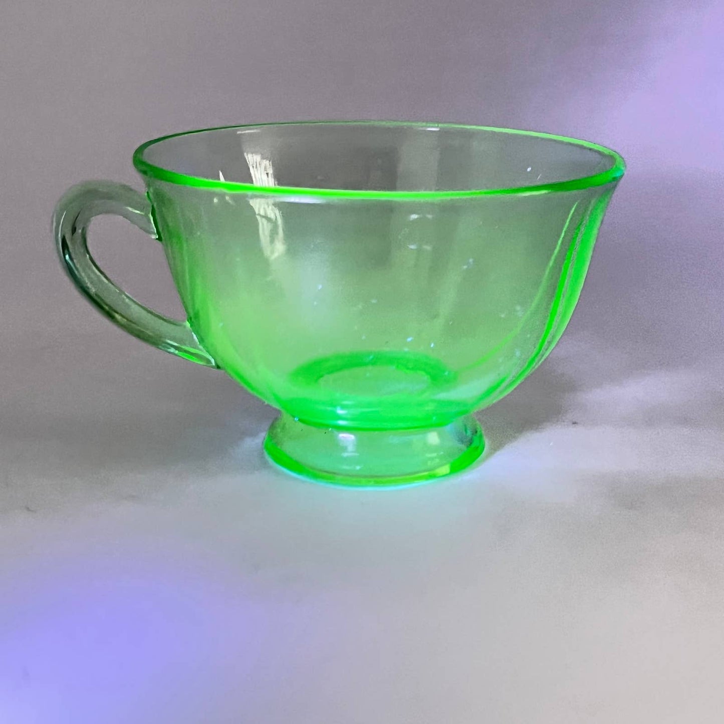 Vintage Fostoria Fairfax Green Depression Uranium Glass Cup TG7