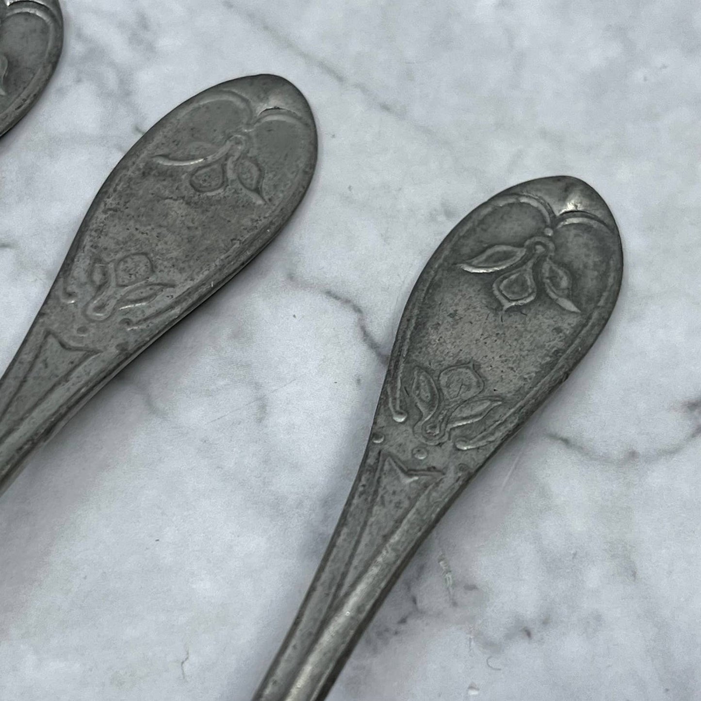 Antique Lot of 5 MERIDEN BRITANNIA MB & Co Tea Spoons 6" TJ3