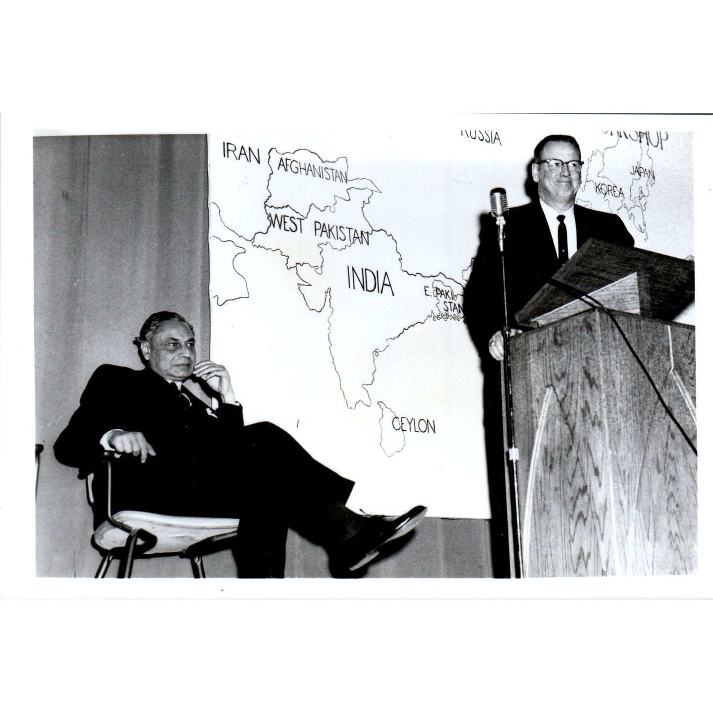 India Ambassador Nehru Introduced by Pres. Ward 1963 Original Photo 5x7 B10