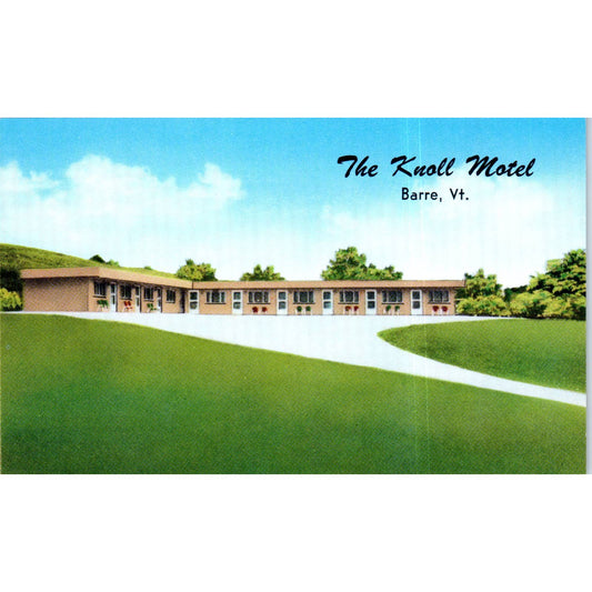 The Knoll Motel Barre VT Min & Stan Sabens Original Postcard TK1-P12