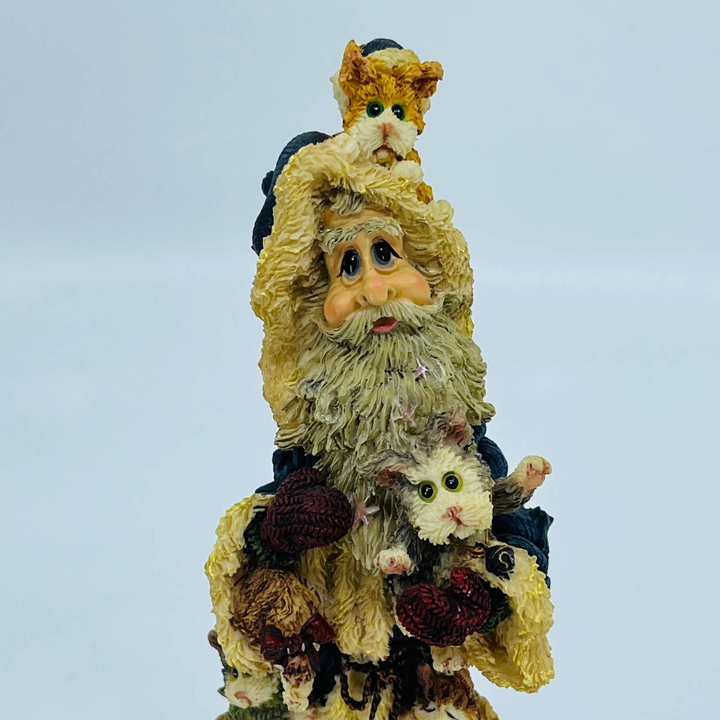 Boyds Bears Folkstone Collection 28003 Fuzznick with Claws & Co. Santa FA8