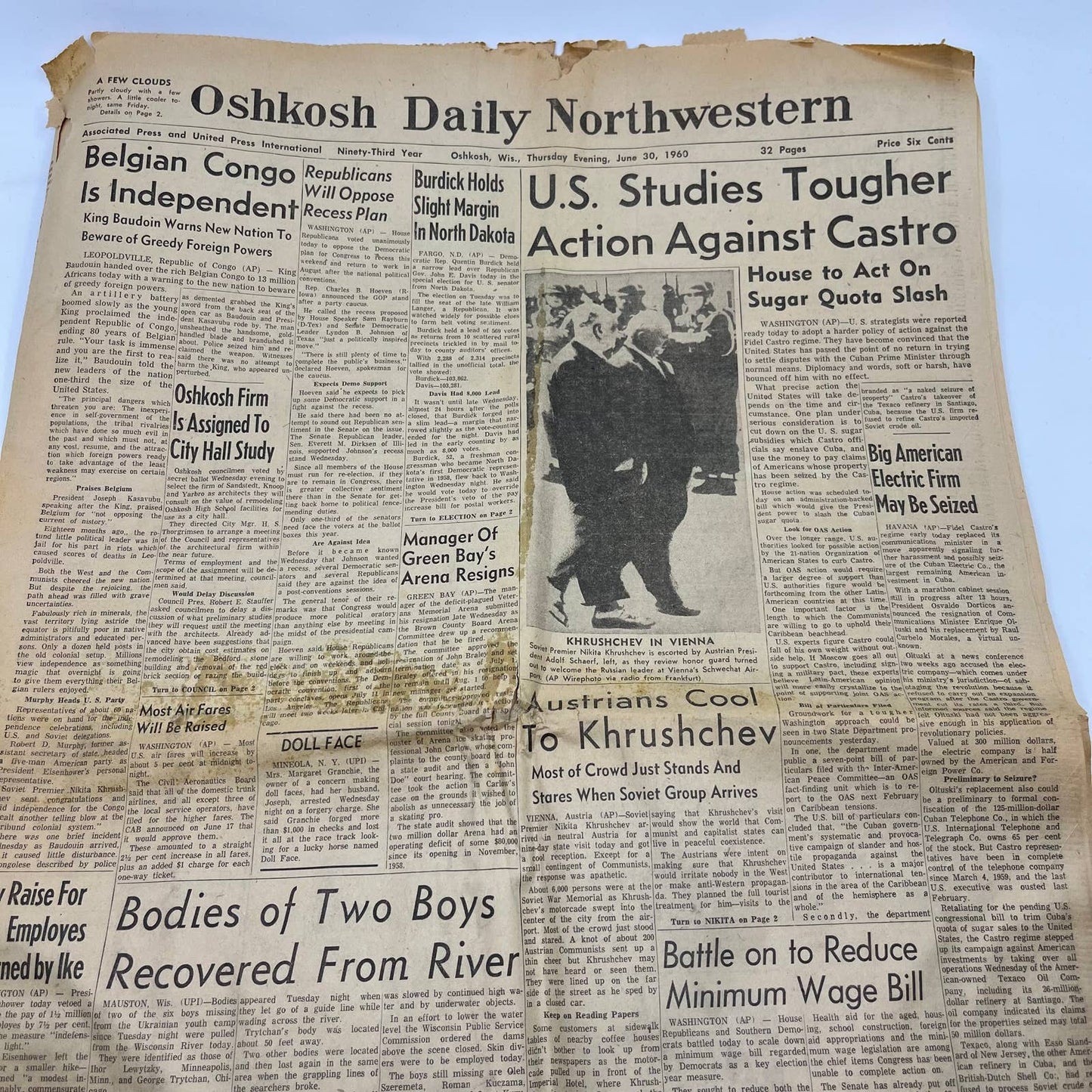 1960 June 30 OSHKOSH DAILY NORTHWESTERN Newspaper Castro Kruschev TI6-6