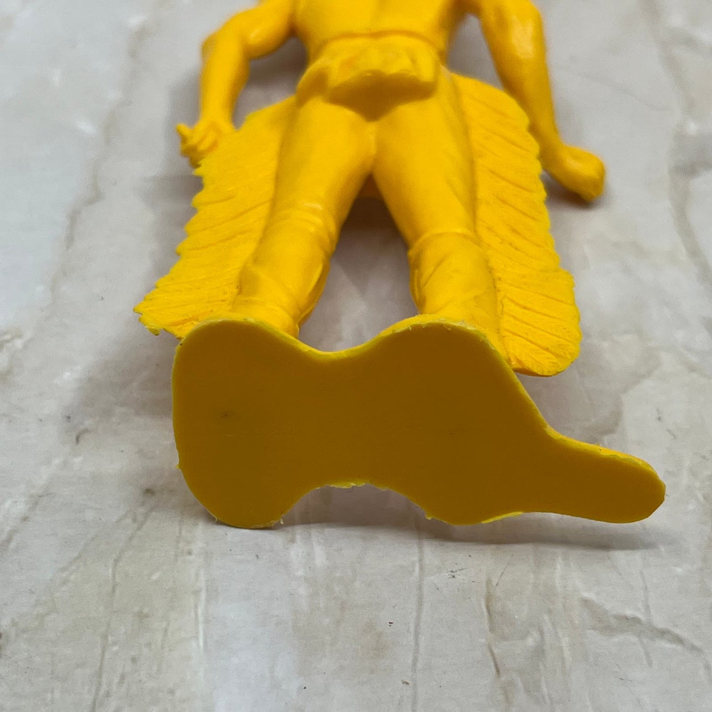 Plastic Yellow Indian Chief Native American Toy Old Vintage 5.5” TC9-T1