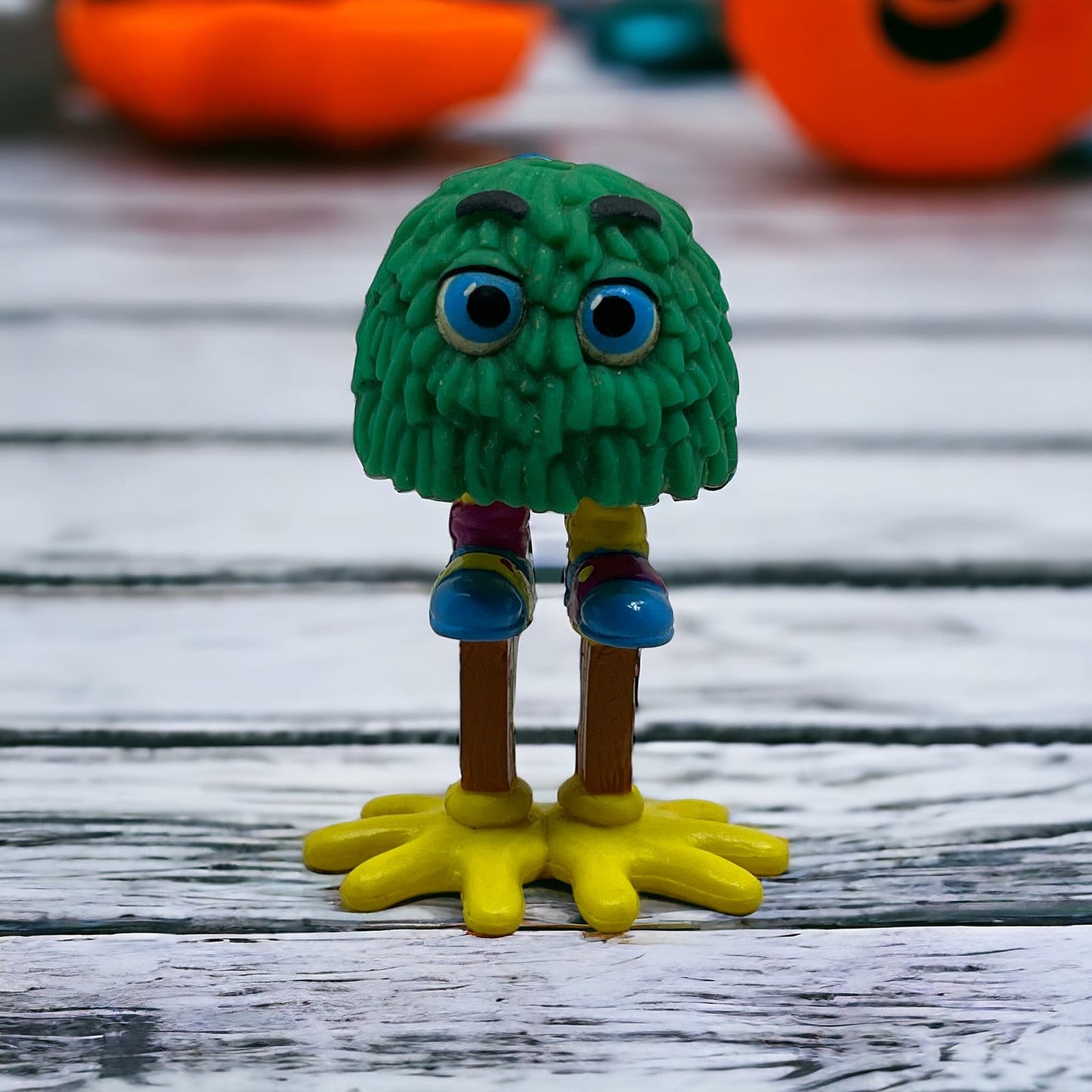 1989 McDonald's Green Fry Guy Fry Kids w/ Bird Feet Stilts TC9-T1