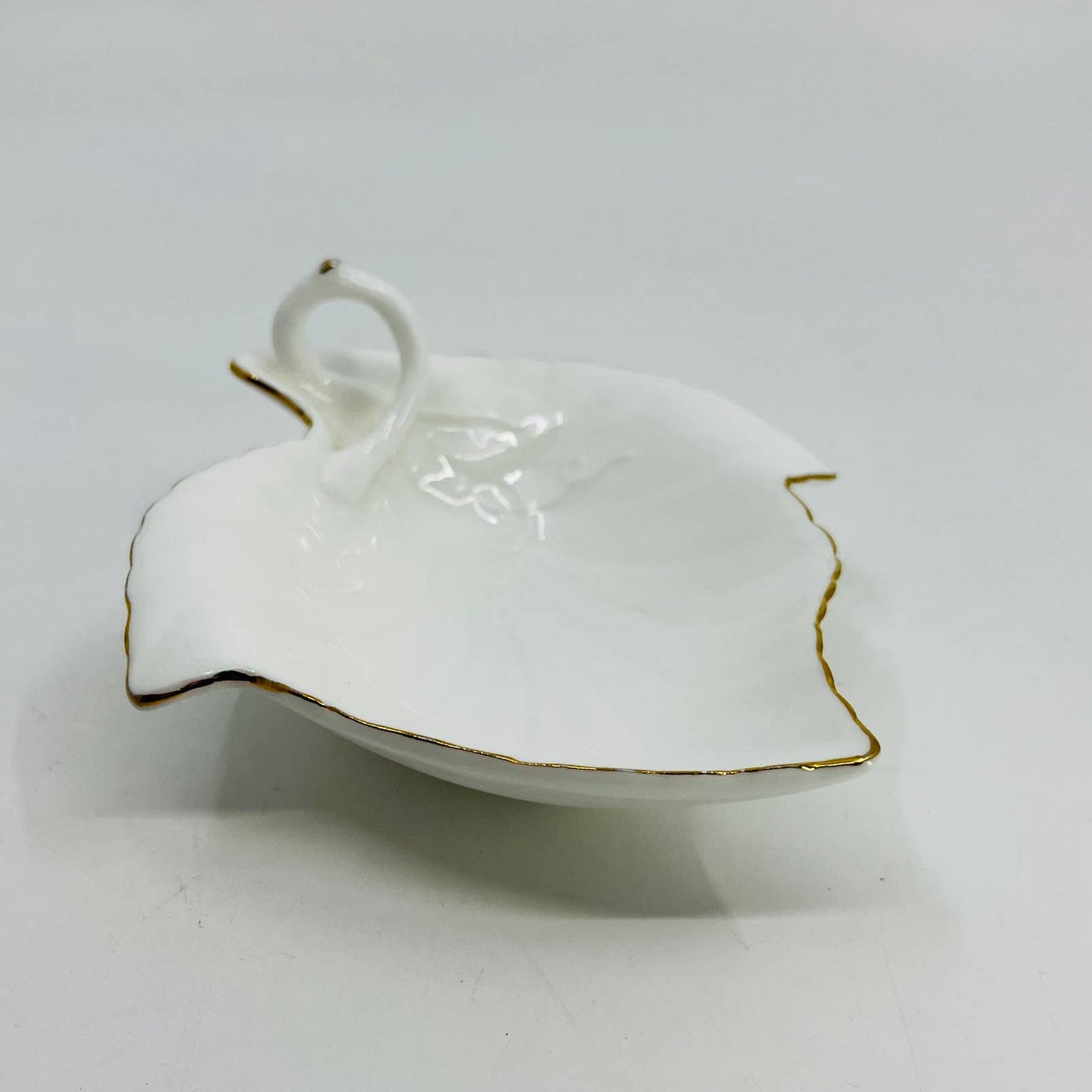 Vintage Porcelain Gold Painted Edge Leaf Shape Trinket Dish 4” TD8