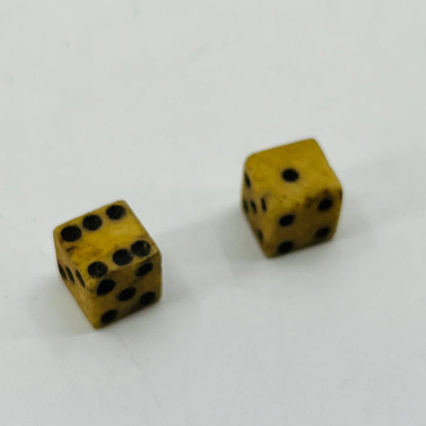 Antique Pair of Miniature Bone Dice 1/4” SB1