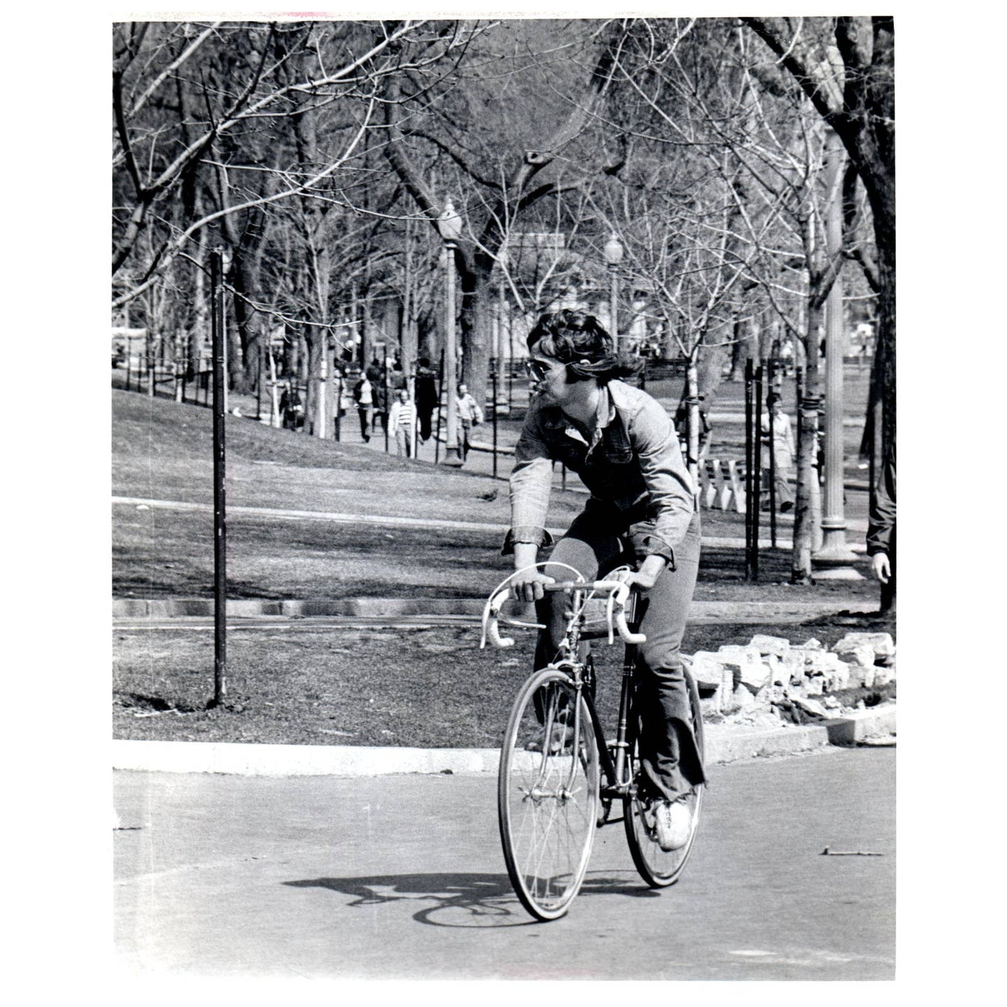 1976 Press Photo Cycling Man Riding Vintage Bike in the Park 8x10" AD3