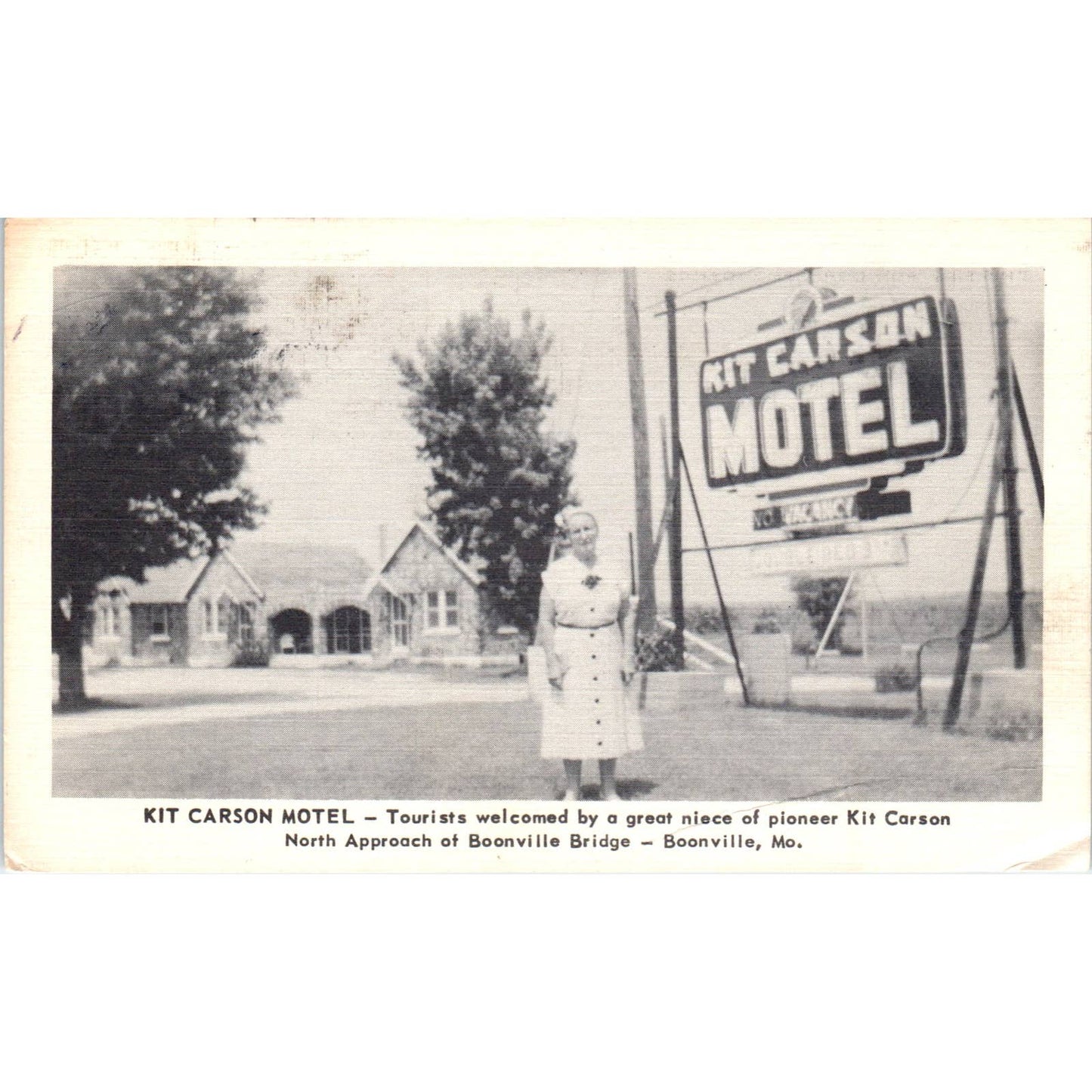 Kit Carson Motel Boonville Missouri - Original Postcard TJ7-RP2