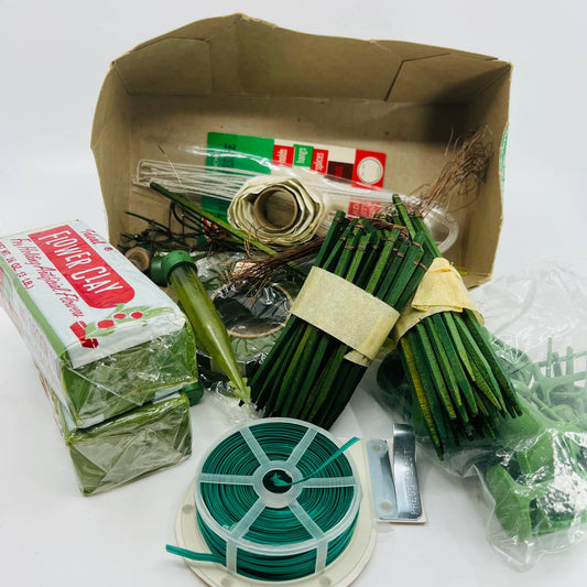 Huge Lot Vintage 1950s-70s Artificial Flower Crafting Accessories  3 Pounds TB6