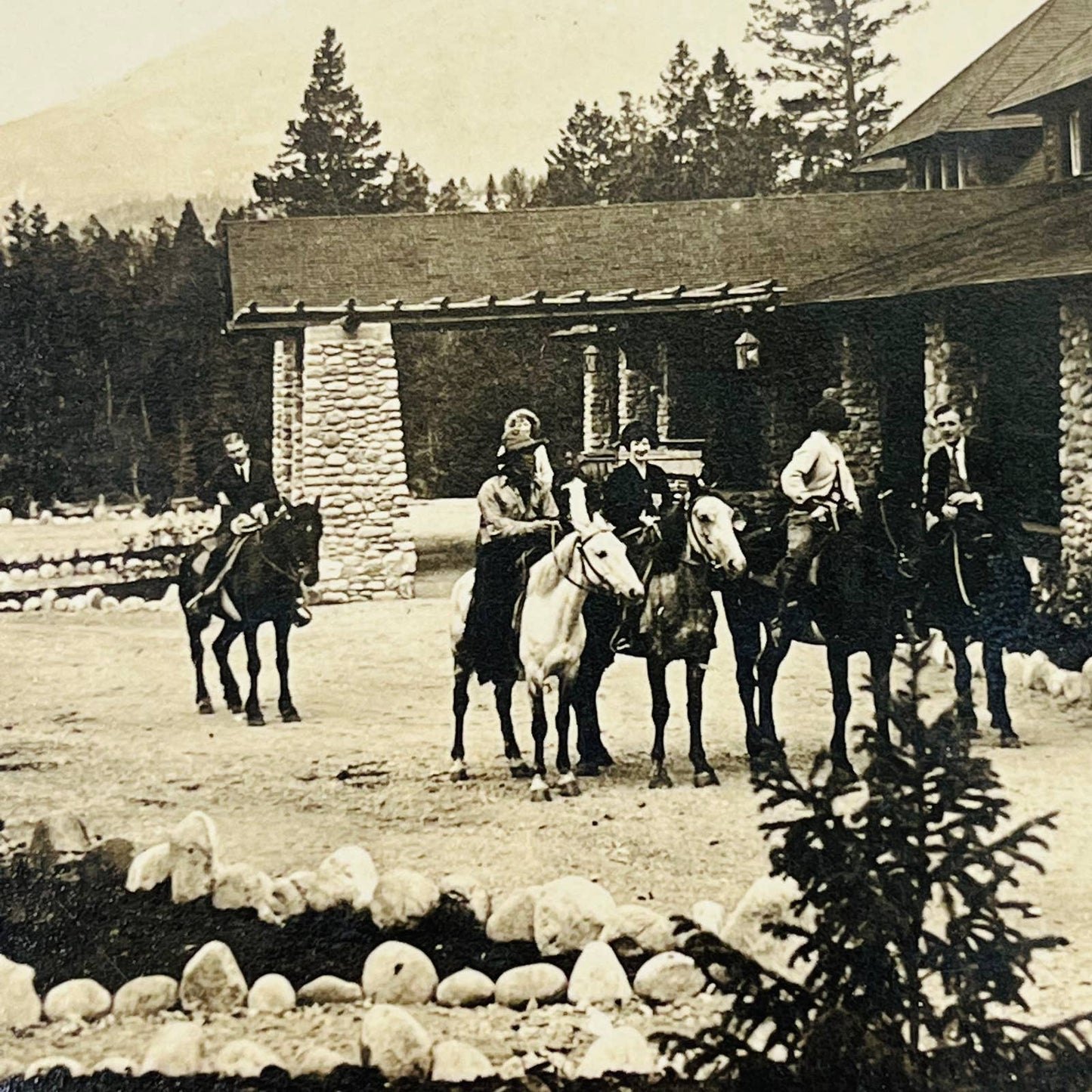 Vintage Postcard RPPC ALBERTA CANADA Jasper Park Lodge Mountains Horses PA8