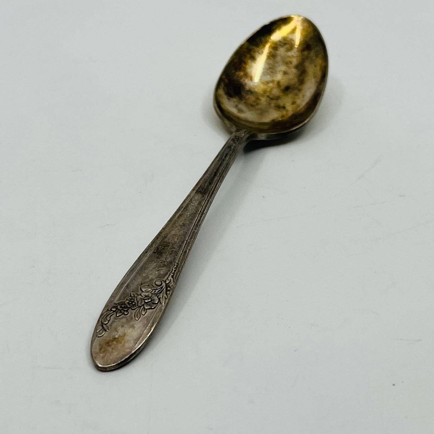 Silver Plated Teaspoon Queen Bess II Tudor Silverplate Oneida Silver 1946 SB7-3