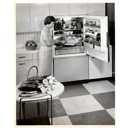 c1960 Press Photo MCM Kitchen Corn Products Company Woman at Refrigerator AE1