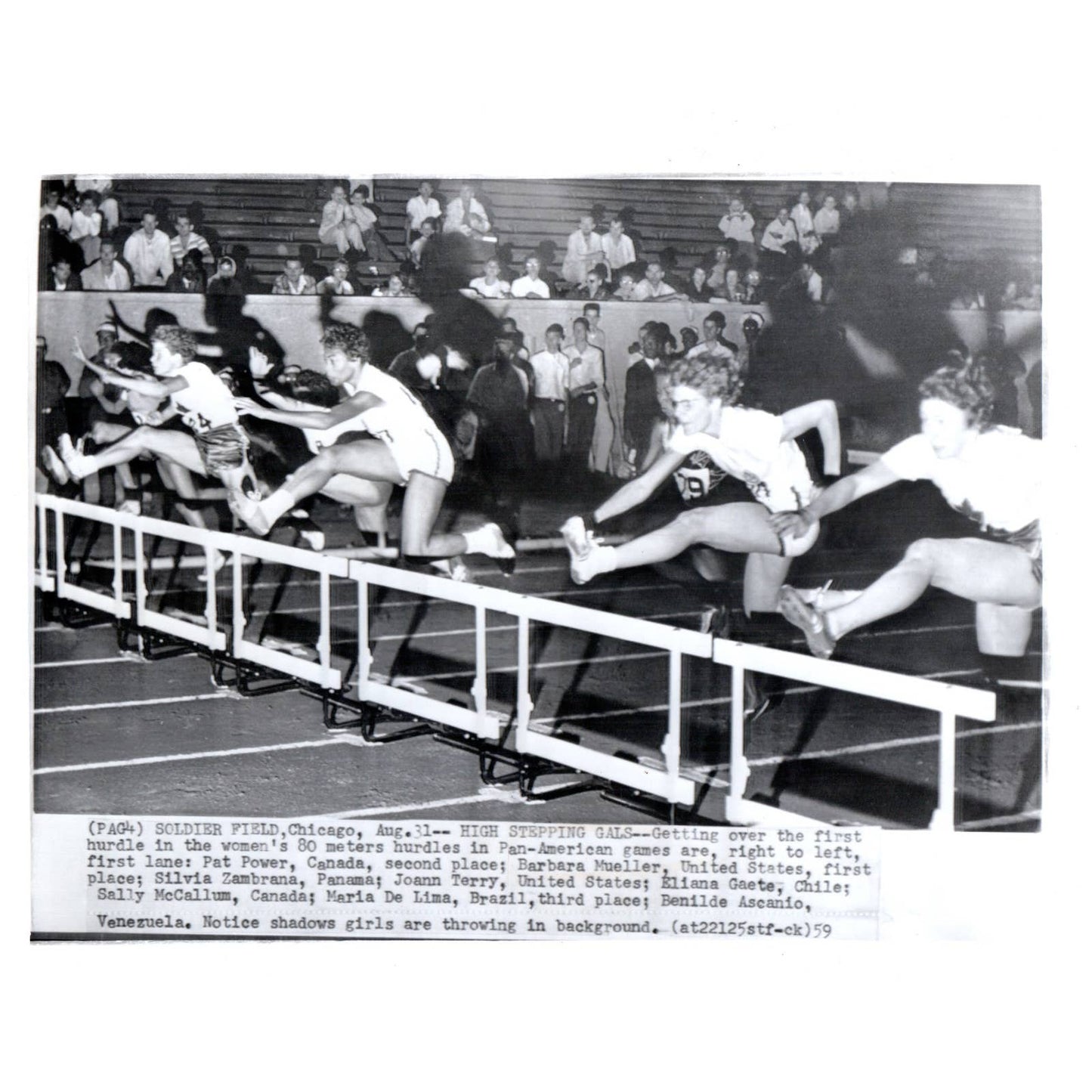 1959 Press Photo Women's Track Hurdles Soldier Field Barbara Mueller 8x10" AD2