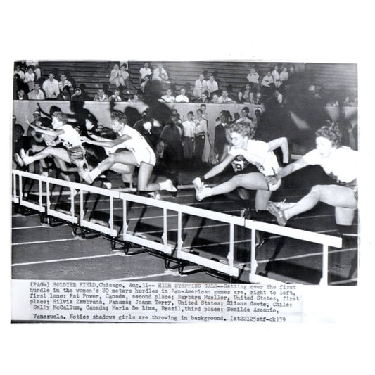 1959 Press Photo Women's Track Hurdles Soldier Field Barbara Mueller 8x10" AD2