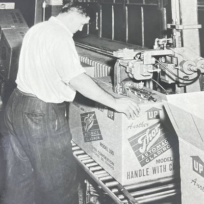 1940s Assembly Line Manufacturing Photo Thor Automatic Gladiron Chicago IL AA7-1