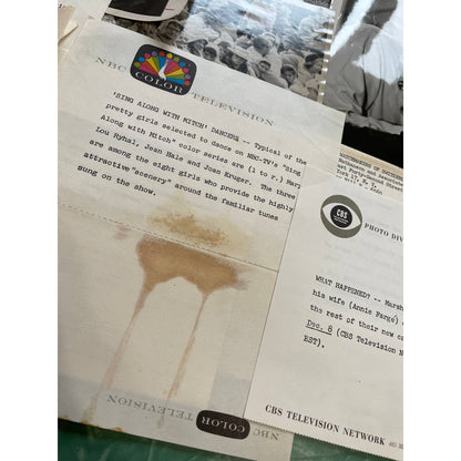 1960 Huge Lot of Assorted Press Release Photos & Papers TJ8