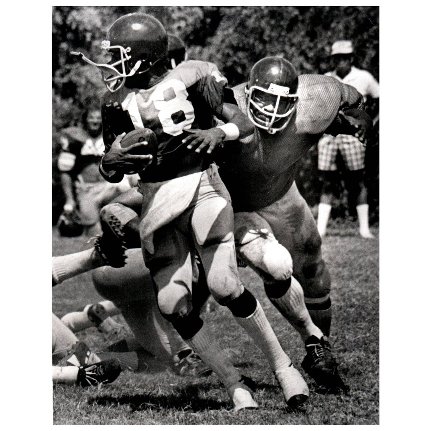 1974 Press Photo Football NCAA Miami Rubin Carter Sacks QB Frank Glover 6x8" AD3