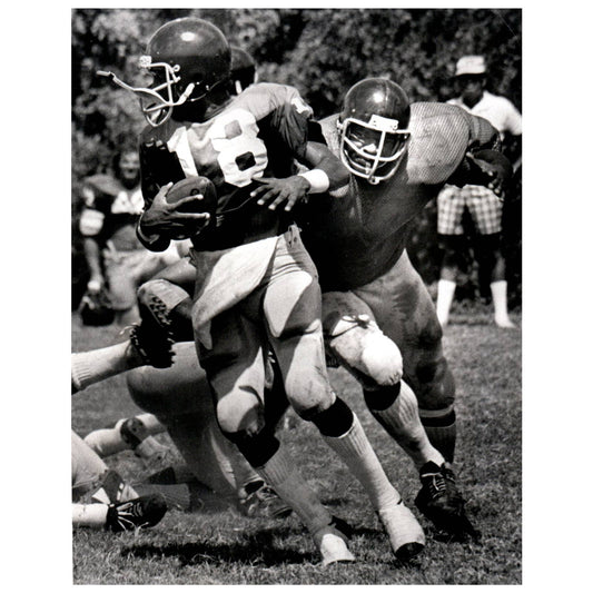 1974 Press Photo Football NCAA Miami Rubin Carter Sacks QB Frank Glover 6x8" AD3