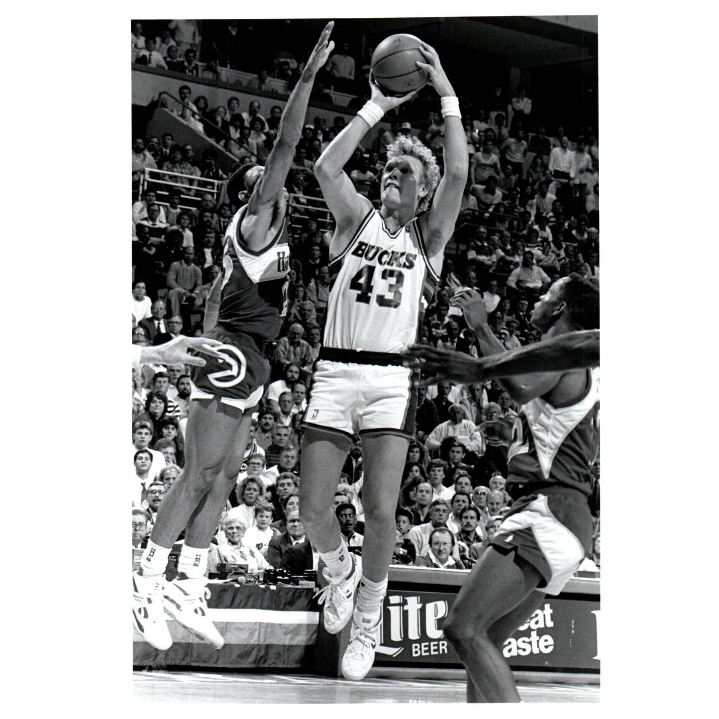 1989 Press Photo Basketball NBA Milwaukee Bucks Jack Sikma 8x10" AD3-2