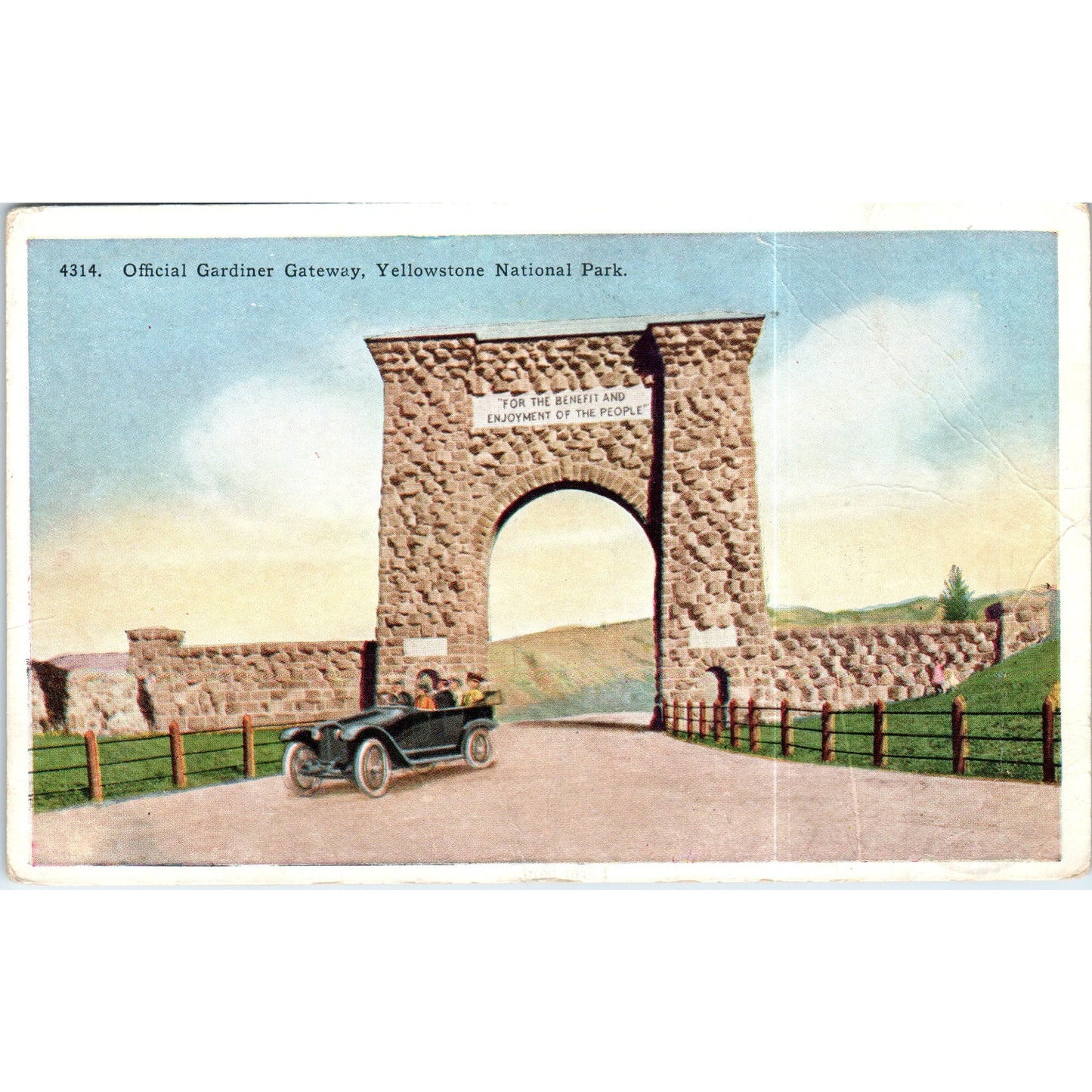 Official Gardiner Gateway Yellowstone Park Original Postcard P2-5