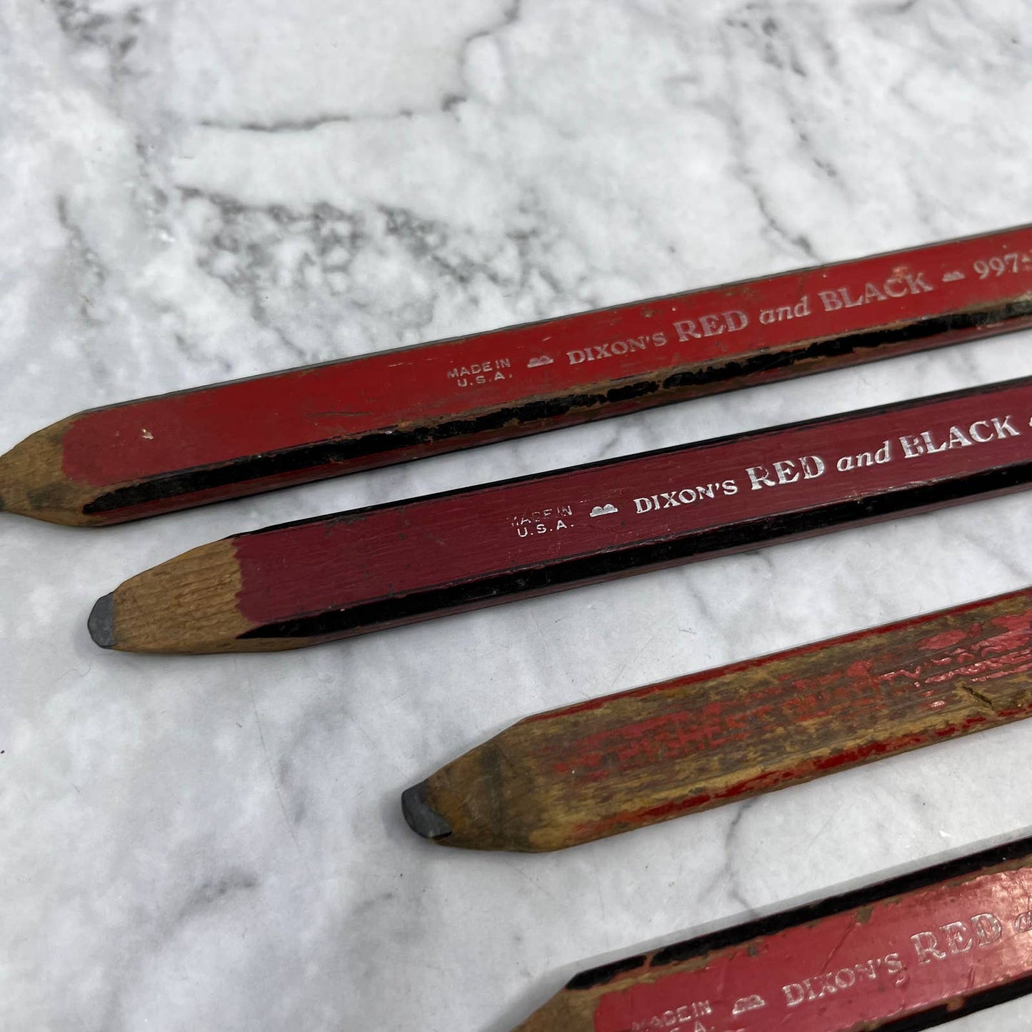 Vintage Lot of 4 Carpenter Pencils Dixon’s Red and Black 997 Hard & Soft TJ3
