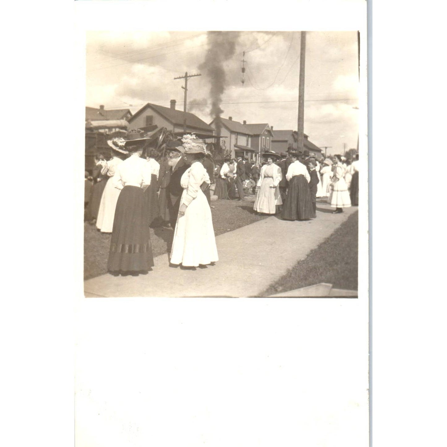 Antique Postcard RPPC Street Scene Victorian Women in Church Clothes c1900 SE8