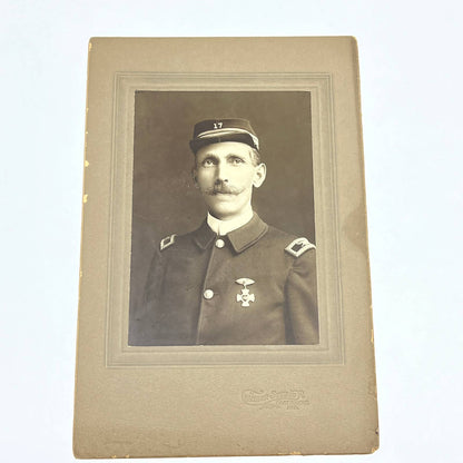 c1880 Indiana 17th Civil War Veteran w/ Odd-fellows Chivalry Medal Photo 6x9 TF5