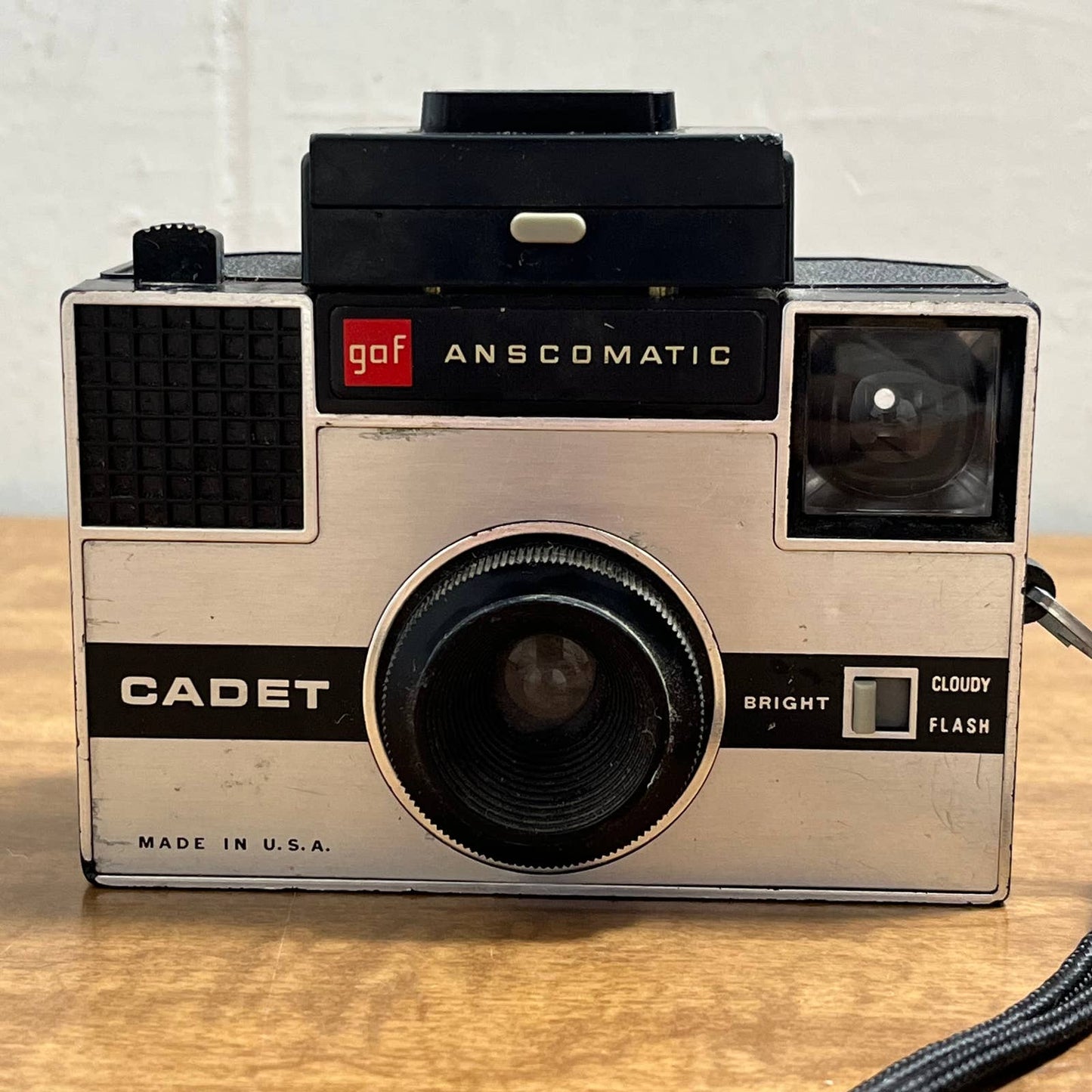 1960s GAF Anscomatic Cadet Point & Shoot Compact Film Camera w Anscolite III TD4