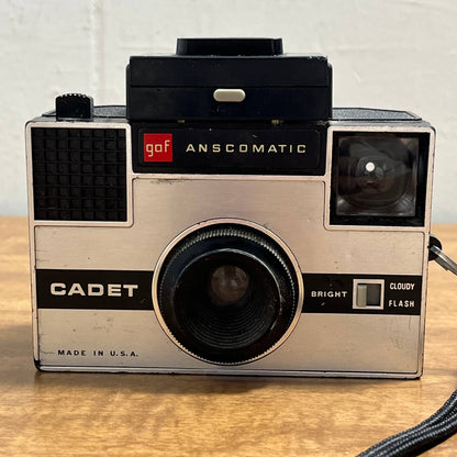 1960s GAF Anscomatic Cadet Point & Shoot Compact Film Camera w Anscolite III TD4