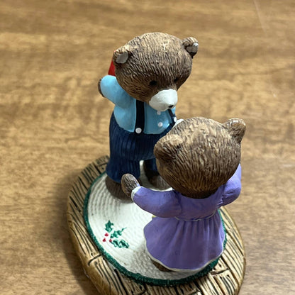 1988 Hallmark Tender Touches Christmas is for Sharing Bears Figurine TJ5