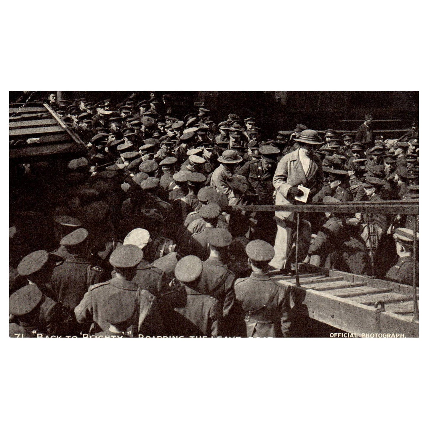 WWI Back To Blighty Boarding the Leave Boat - Original Postcard TJ8-5