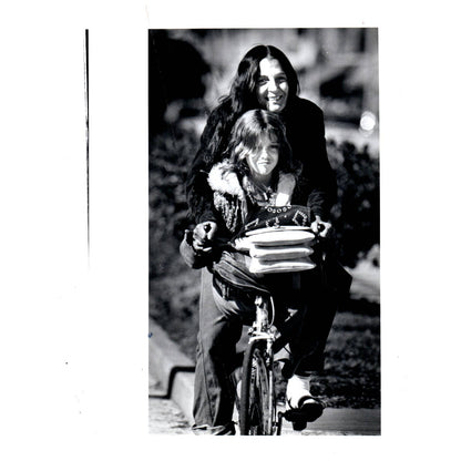 1981 Press Photo Carol Gulliver & Daughter Francesca Biking Miami 8x10" AD3