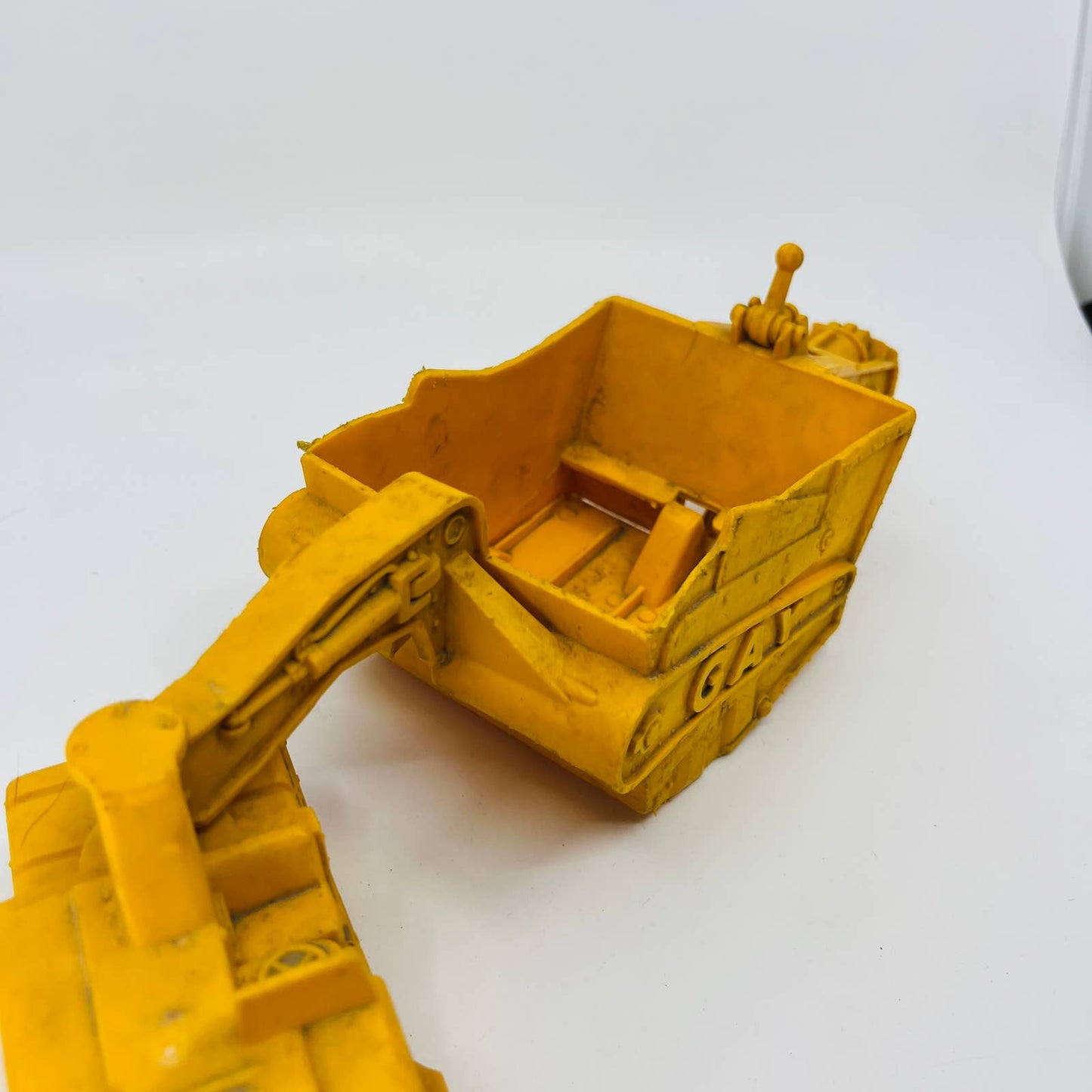 Vintage Gay Toys Inc. Plastic Yellow Construction Vehicle Excavator 14” TE1