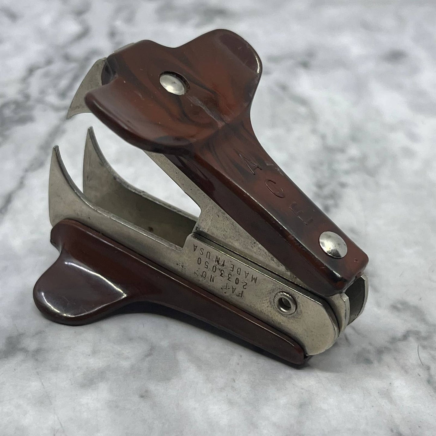 Vintage ACE Staple Remover / Extractor Puller with Brown Swirl Bakelite USA SF1
